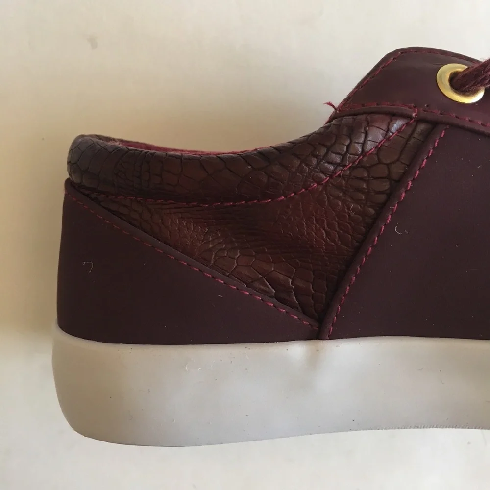 🆕 Burgundy Lace Up Tennis Shoes